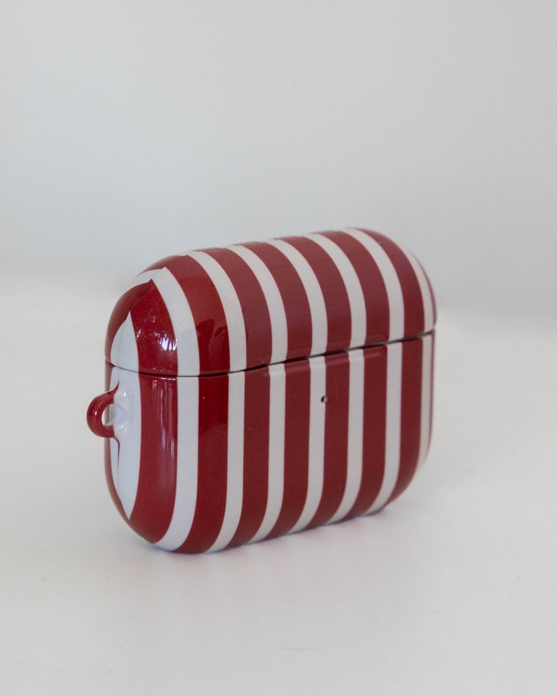 Capa AirPods com padrão gráfico